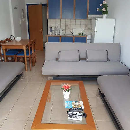 The Blue 4* Néa Péramos