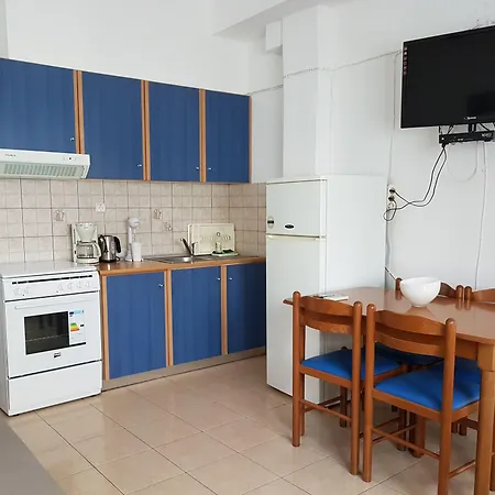 The Blue شقة فندقية Néa Péramos