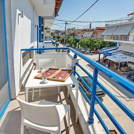 The Blue Lejlighedshotel Néa Péramos