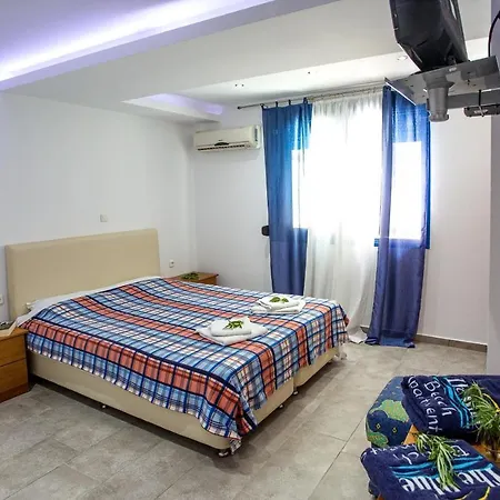 The Blue Aparthotel Nea Peramos (Macedonia)