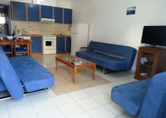 The Blue 4* Néa Péramos